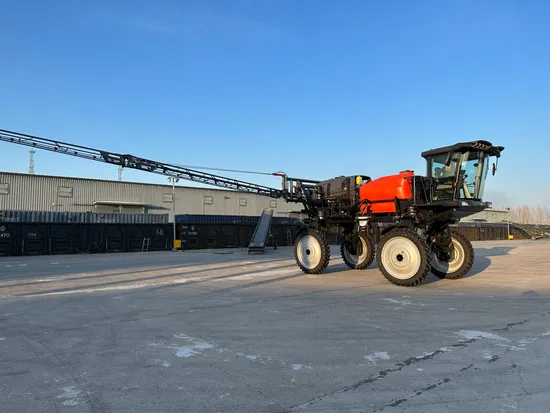 4000L 240HP 28m Ar Diaphragm Pump Full Hydraulic Drive Geo Spray System Self-Propelled Agricultural Sprayer